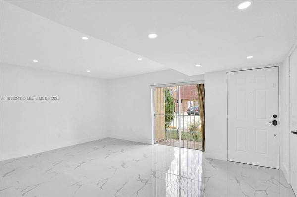 606 NW 107th Ave #2C, Miami, FL 33172