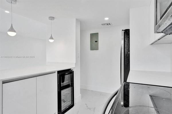 606 NW 107th Ave #2C, Miami, FL 33172