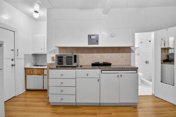 3409 S Le Jeune Rd #5a, Coral Gables, FL 33134