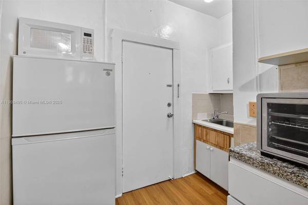 3409 S Le Jeune Rd #5a, Coral Gables, FL 33134