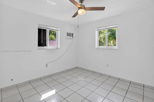 1864 NW 28th St #5, Miami, FL 33142