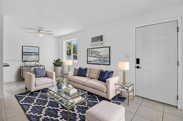 1864 NW 28th St #1, Miami, FL 33142