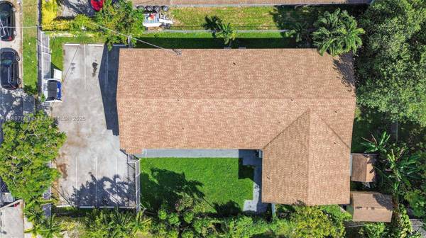 1864 NW 28th St, Miami, FL 33142