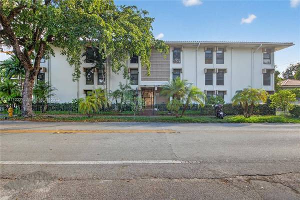1600 S Le Jeune Rd #3, Coral Gables, FL 33134
