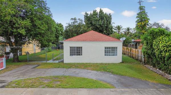 321 NE 169th St #front, North Miami Beach, FL 33162