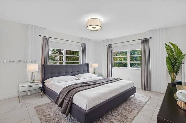 1239 Mariposa Ave #2, Coral Gables, FL 33146