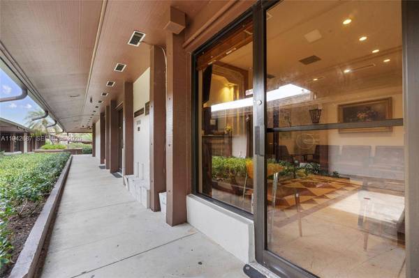 8525 SW 92nd St #16, Miami, FL 33156