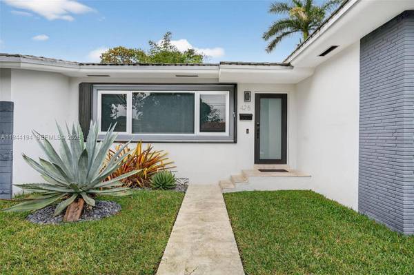 425 NE 114th St, Miami, FL 33161