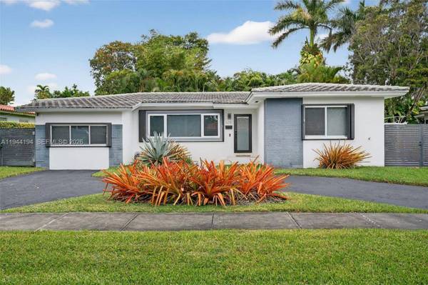 425 NE 114th St, Miami, FL 33161