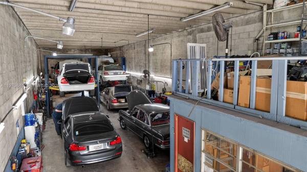 3838 Shipping Ave, Miami, FL 33146