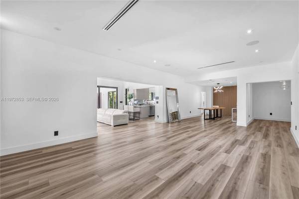 1424 Algardi Ave, Coral Gables, FL 33146