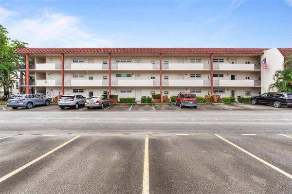 9420 S Hollybrook Lake Dr #206, Pembroke Pines, FL 33025
