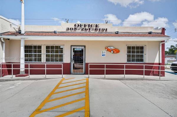 6701 SW 8th St, Miami, FL 33144