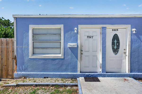 5925 SW 64th St, South Miami, FL 33143