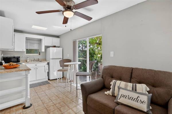 GUEST HOUSE SAN MIGUEL #REAR, Coral Gables, FL 33134