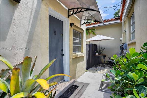 GUEST HOUSE SAN MIGUEL #REAR, Coral Gables, FL 33134