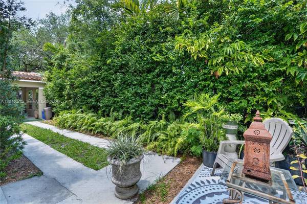 GUEST HOUSE SAN MIGUEL #REAR, Coral Gables, FL 33134