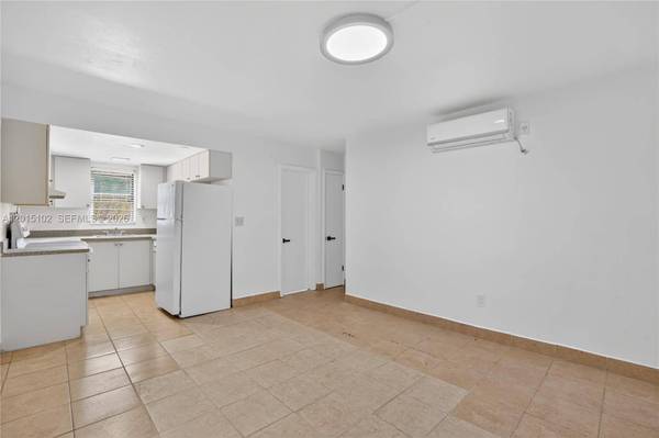 1600 S Le Jeune Rd #9, Coral Gables, FL 33134