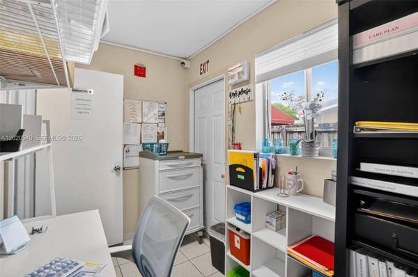 7100 NW 1st Ter, Miami, FL 33126
