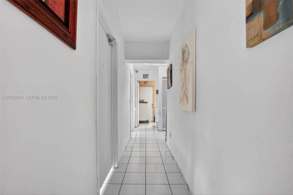 7100 NW 1st Ter, Miami, FL 33126