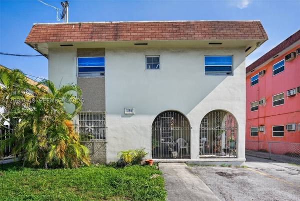 450 SW 9th St, Miami, FL 33130