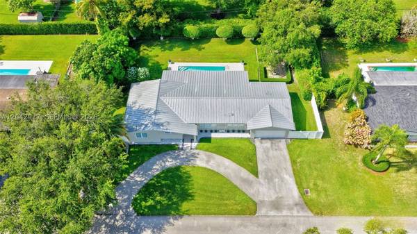 7240 SW 131st St, Pinecrest, FL 33156