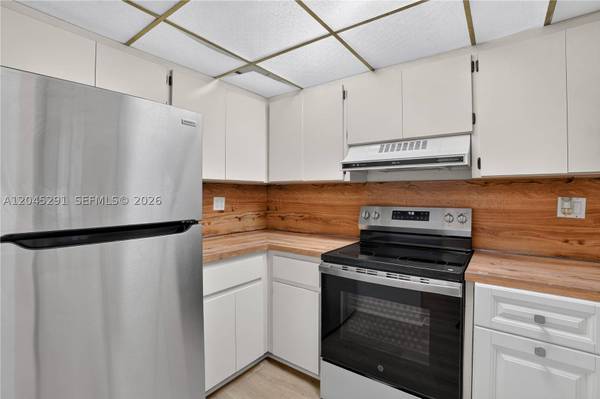 7420 SW 59th Ave #D, South Miami, FL 33143