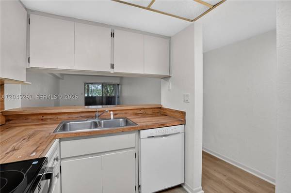 7420 SW 59th Ave #D, South Miami, FL 33143