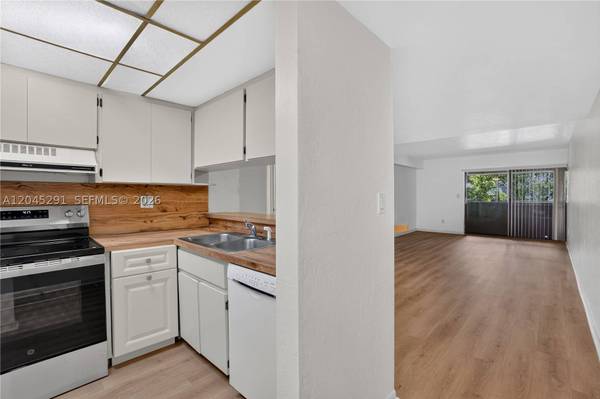 7420 SW 59th Ave #D, South Miami, FL 33143