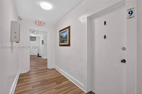 3409 S Le Jeune Rd #9, Coral Gables, FL 33134