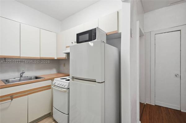 3409 S Le Jeune Rd #11, Coral Gables, FL 33134