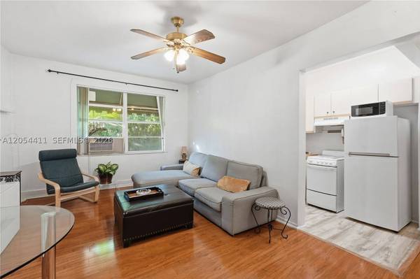 3409 S Le Jeune Rd #11, Coral Gables, FL 33134