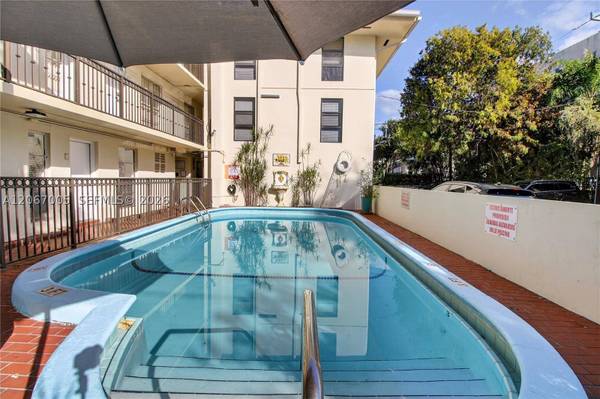 1600 S Le Jeune Rd #14, Coral Gables, FL 33134