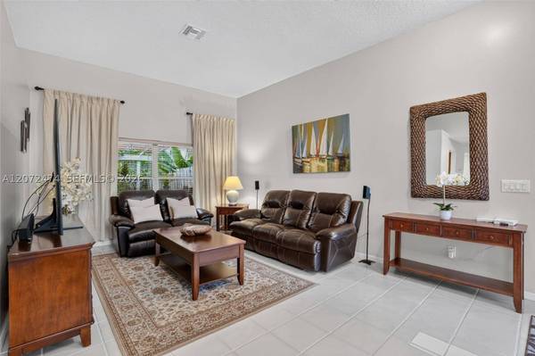 18253 SW 5th St, Pembroke Pines, FL 33029