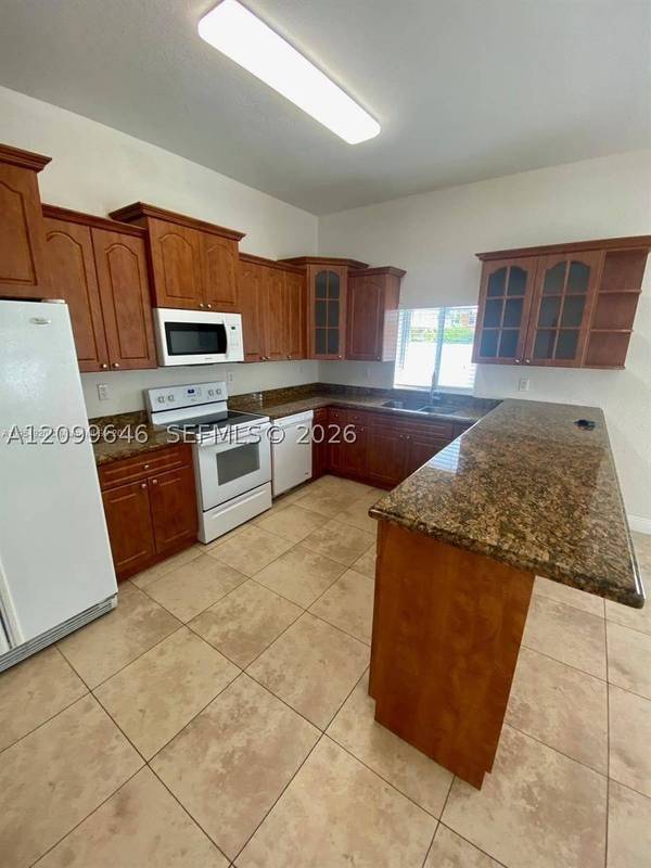 2485 W 5th Ct #B