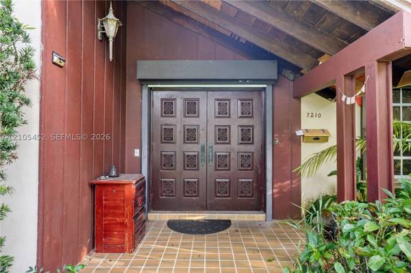 7210 SW 151st St, Palmetto Bay, FL 33158