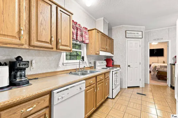 328 GUYTON LOOP ROAD, Calhoun, LA 71225