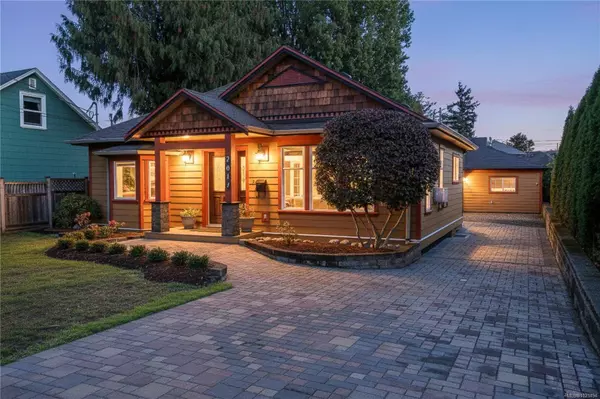 2617 Doncaster Dr, Victoria, BC V8R 2W5