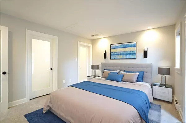 2617 Doncaster Dr, Victoria, BC V8R 2W5