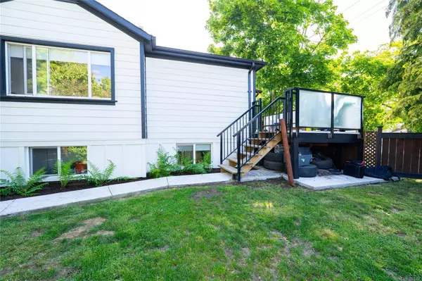 981 Isabell Ave, Langford, BC V9C 2W2