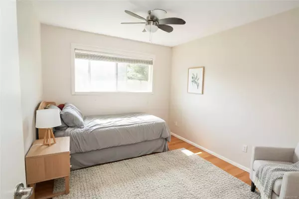 536 Strathdee Pl, Colwood, BC V9C 2R6