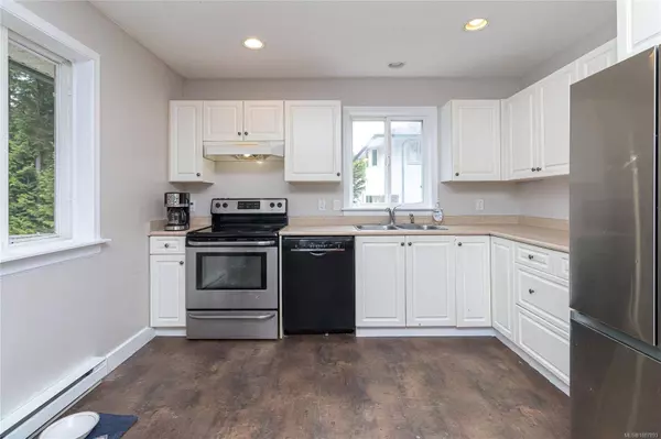 2466 Galland Ave, Shawnigan Lake, BC V0R 2W0