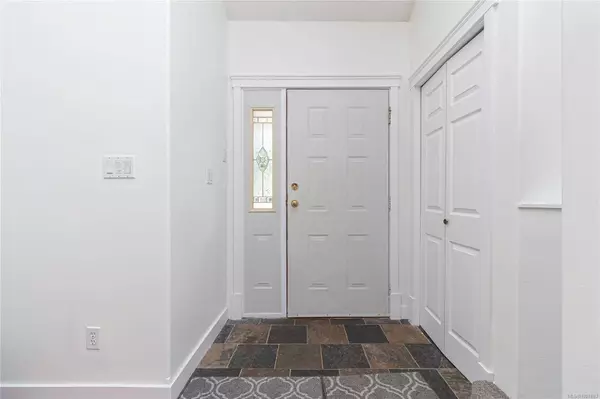 2466 Galland Ave, Shawnigan Lake, BC V0R 2W0