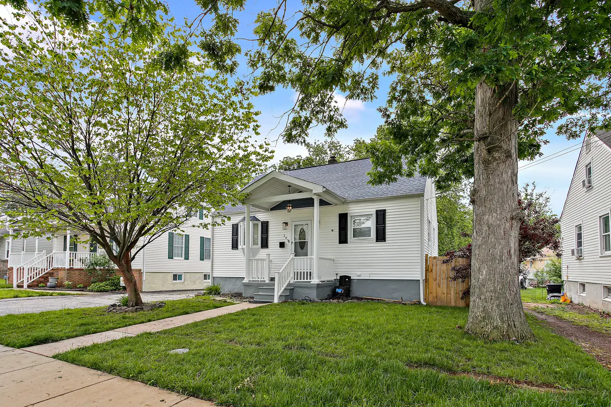 301 Townsend Rd, Essex, MD 21221-6635