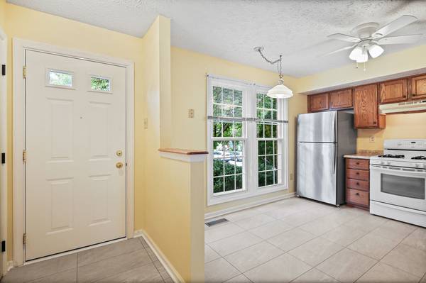 15 Cedarcone Ct, Nottingham, MD 21236-1675