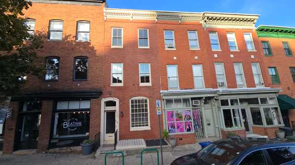 220 W Read St, Baltimore, MD 21201-4809
