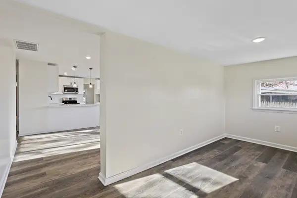125 Dihedral Dr, Middle River, MD 21220-4634