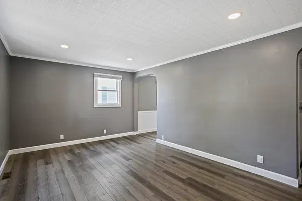 301 Townsend Rd, Essex, MD 21221-6635