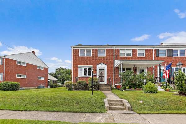 8678 Hoerner Ave, Parkville, MD 21234-3933