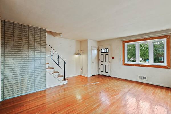 8678 Hoerner Ave, Parkville, MD 21234-3933